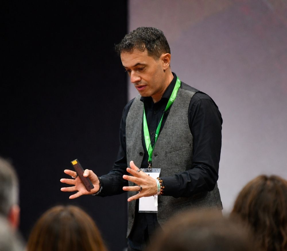 Luis Garcia numa sessão de cibersegurança